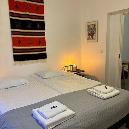 Center 3 Apartment