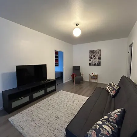 Apartment Center 3 *