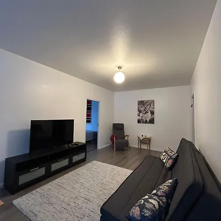 Center 3 Apartment *